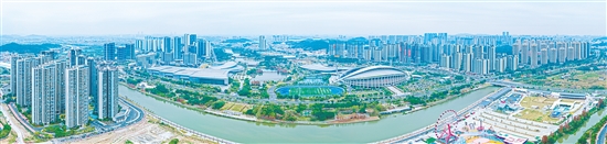 北新區(qū)、濱江新區(qū)等建設(shè)日新月異，主城輪廓越發(fā)清晰，城市框架不斷拉開。劉瓊