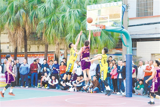 禮樂(lè)街道春節(jié)“賀歲杯”村際籃球賽比賽現(xiàn)場(chǎng)。