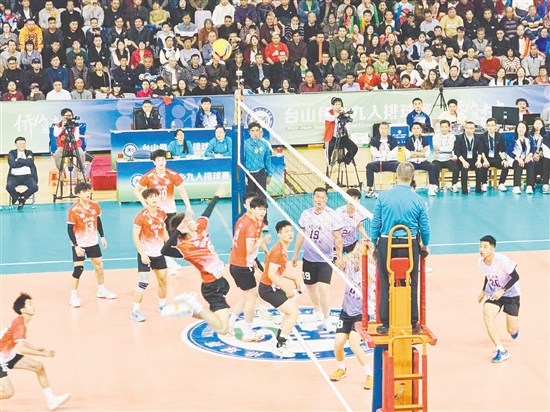 小小排球化作連心紐帶，既串聯(lián)起海內(nèi)外同胞的桑梓深情，也綻放出基層體育的蓬勃活力，生動詮釋僑鄉(xiāng)奮進(jìn)精神。