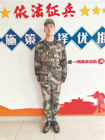 鶴山市應征青年鄭穎謙