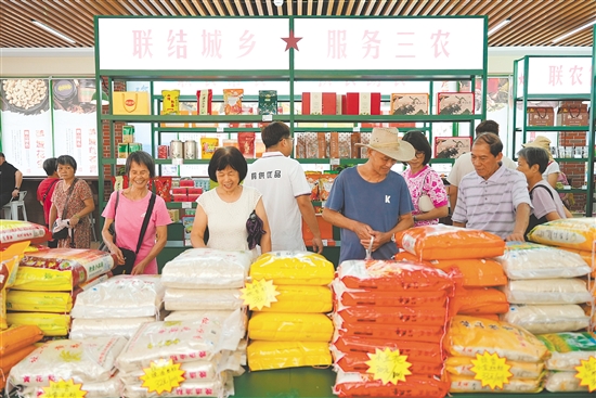 鶴山市供銷合作聯(lián)社將持續(xù)做強(qiáng)“鶴山優(yōu)品”品牌，推動(dòng)品牌年銷售額突破1000萬(wàn)元。