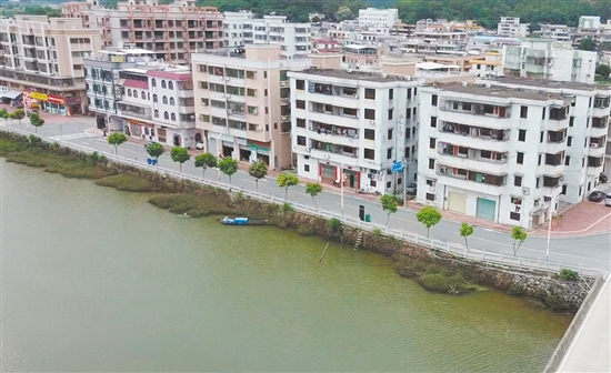 改造前房屋外立面。