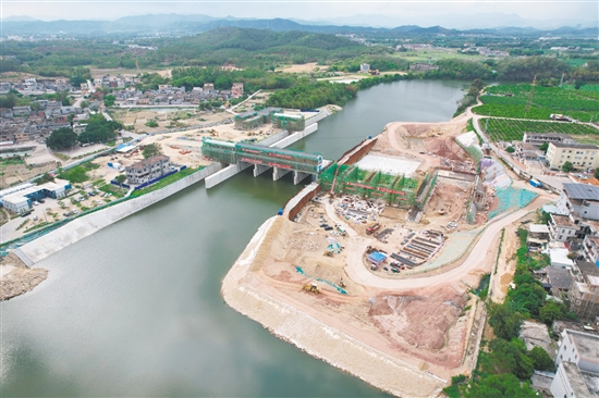 恩平市搶抓施工“黃金期”，加快推進東成水閘工程建設。