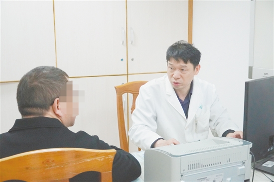 胃腸外科周末門診十分忙碌。