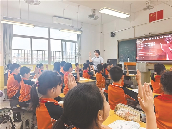 “和美星光”綜合素養(yǎng)評價激勵機制的有效實施，大大激發(fā)了校園的正能量，使全校形成了“比學趕超”的良好氛圍。