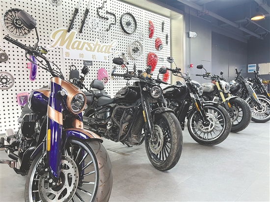 得益于持續(xù)的創(chuàng)新和研發(fā)投入，建雅摩托的產(chǎn)品深受市場(chǎng)歡迎。