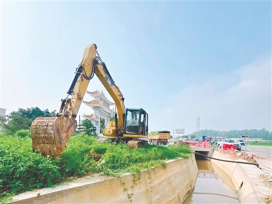 此次攻堅(jiān)行動(dòng)，開平市明確提出“山邊生態(tài)化、水邊風(fēng)景化、路邊秩序化、鎮(zhèn)村邊整潔化、景區(qū)邊融合化”的差異化目標(biāo)。