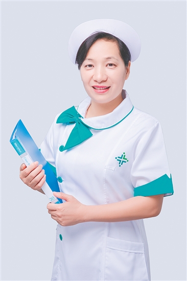 姓名：龐樹英