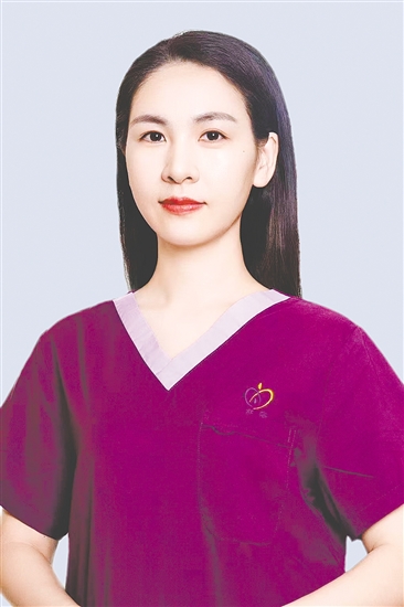 姓名：梁潤(rùn)容