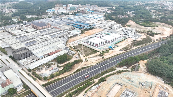 江門市（鶴山）精細(xì)化工產(chǎn)業(yè)園成功通過省級(jí)認(rèn)定復(fù)核，為鶴山推動(dòng)精細(xì)化工與新材料產(chǎn)業(yè)高質(zhì)量發(fā)展夯實(shí)了平臺(tái)根基。