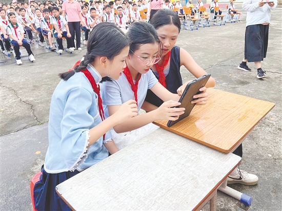 數(shù)學(xué)思維挑戰(zhàn)賽現(xiàn)場(chǎng)。