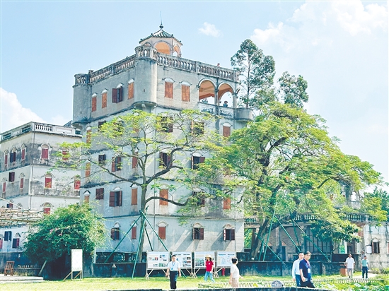 充滿(mǎn)“僑味”的開(kāi)平碉樓自力村景區(qū)。