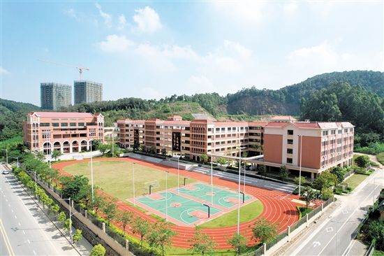 位于群華路板塊的江華小學(xué)群華校區(qū)已經(jīng)投入使用。