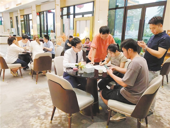 新政出臺吸引更多消費者看房。