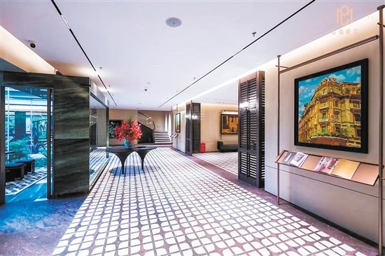 怡?！し逅C下沉式會所庭院實景圖。