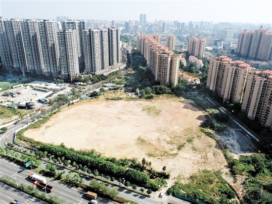 根據(jù)規(guī)劃條件，江門(mén)市JCR2024-199（蓬江27）號(hào)地容積率低于或者等于1.5，未來(lái)或?qū)⒔ㄔ旄叨俗≌瑓^(qū)。