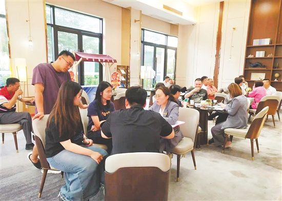 利好政策吸引購(gòu)房者“進(jìn)場(chǎng)”。