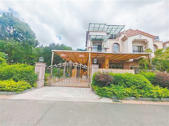 位于鶴山市址山鎮(zhèn)的一套別墅起拍總價(jià)僅78萬(wàn)元。