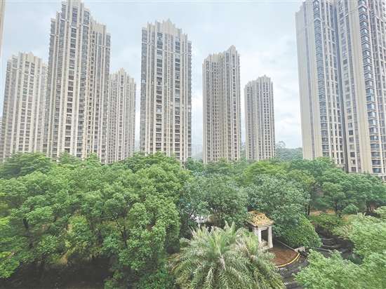 一些帶電梯的次新房價格也變得比較實惠。