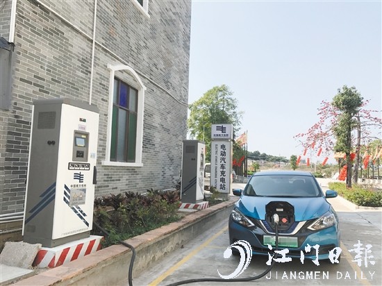 相比燃油汽車，新能源汽車起步更快。