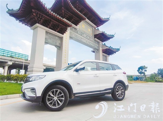 博越百萬款外觀大氣精致。