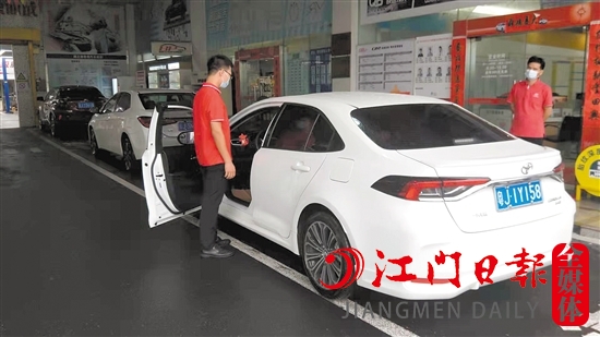 消費(fèi)者到4S店“體檢”愛車時最好提前預(yù)約。