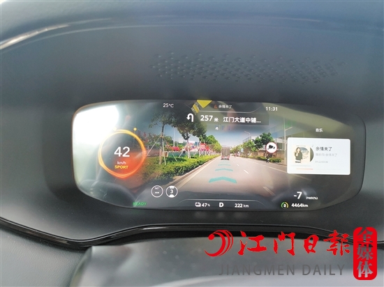 更加智能化的新能源汽車，對汽車芯片的需求更多。