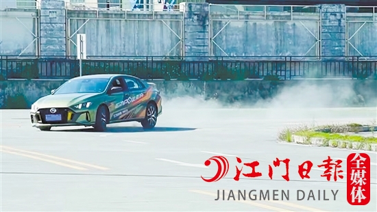 車主充分體驗了影豹的性能。