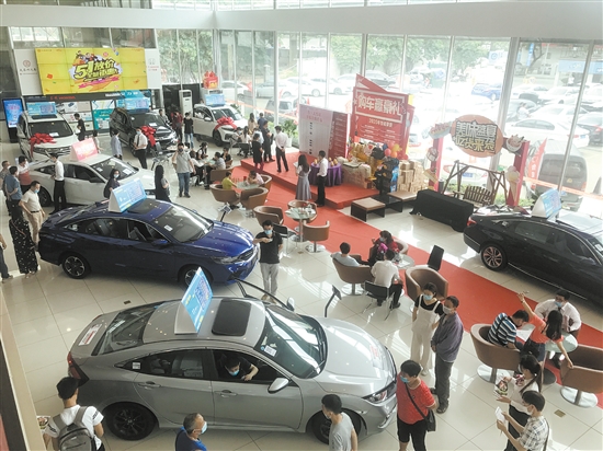 消費(fèi)者可給心儀的汽車經(jīng)銷商投票。