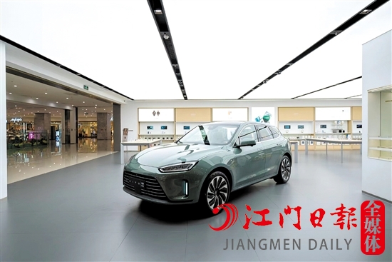 AITO問界M5外觀大氣時尚。