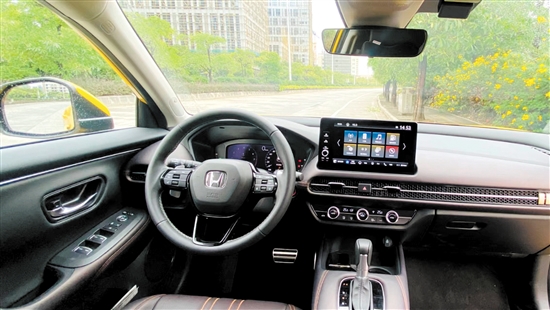 內(nèi)飾方面，致在沿用了最新的家族化設(shè)計。