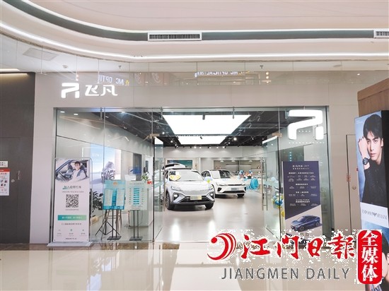 近年來(lái)，進(jìn)駐繁華商場(chǎng)成為許多造車(chē)新勢(shì)力的常態(tài)。