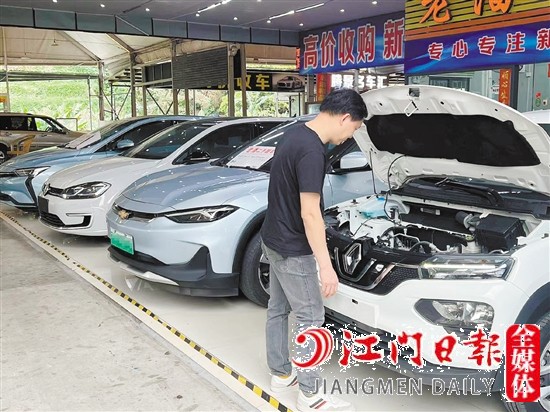 今年以來，消費(fèi)者購買二手車熱情高漲。