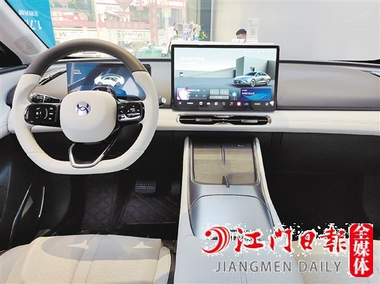 合創(chuàng)A06內(nèi)飾整體簡潔大氣。