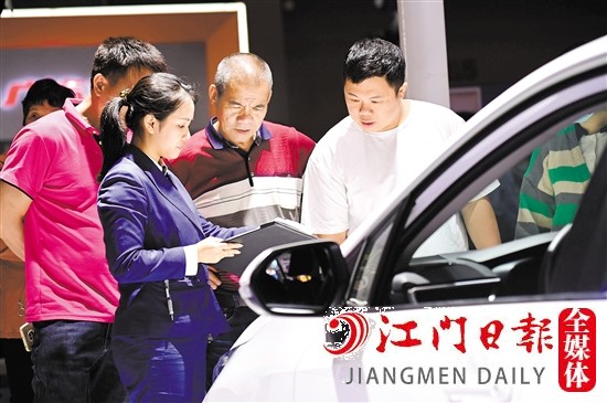 消費(fèi)者在為新車購買保險的時候，可多方對比。