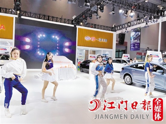 端午車展現(xiàn)場(chǎng)將有精彩的表演。