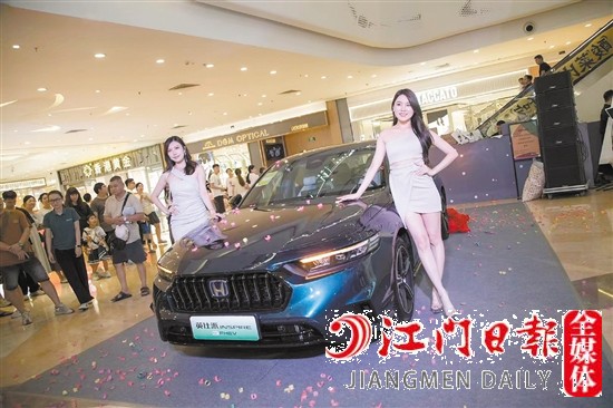 全新英仕派外觀時(shí)尚運(yùn)動(dòng)。