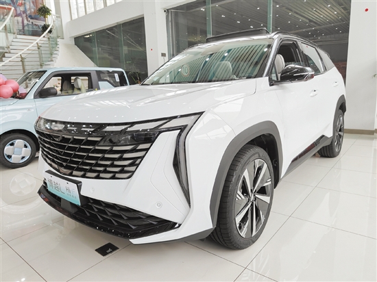 新款吉利博越L外觀時(shí)尚運(yùn)動(dòng)。