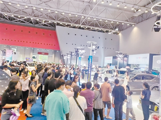 本報往屆車展人氣旺。