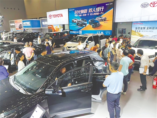 江門日報(bào)社去年舉辦的兩場大型車展拉動江門車市銷量。